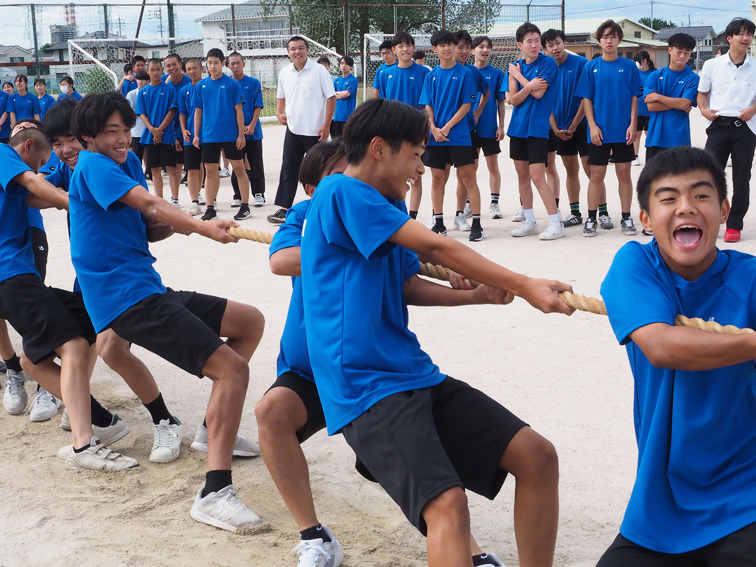 1年生綱引き予選！ | 学校法人 米子永島学園 米子松蔭高等学校